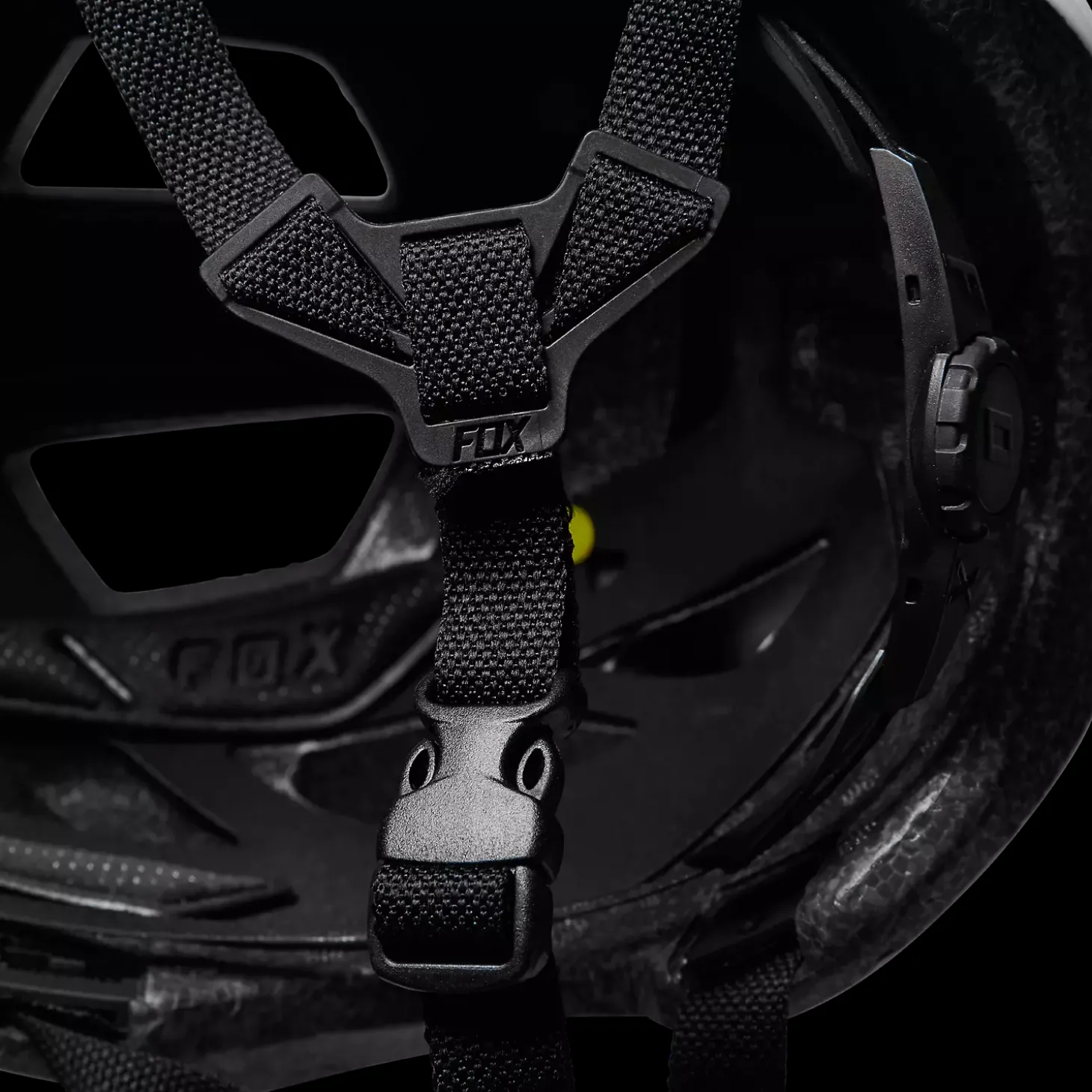 mainframe_trvrs_helmet_5-3.webp Mainframe Trvrs Helmet